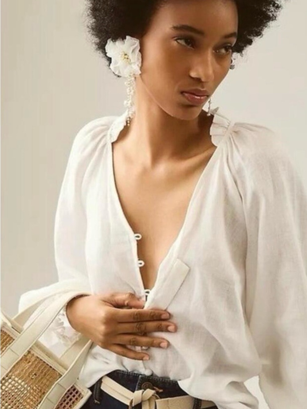 Anthropologie Cream V-Neck Button-Front Puff Sleeve Blouse